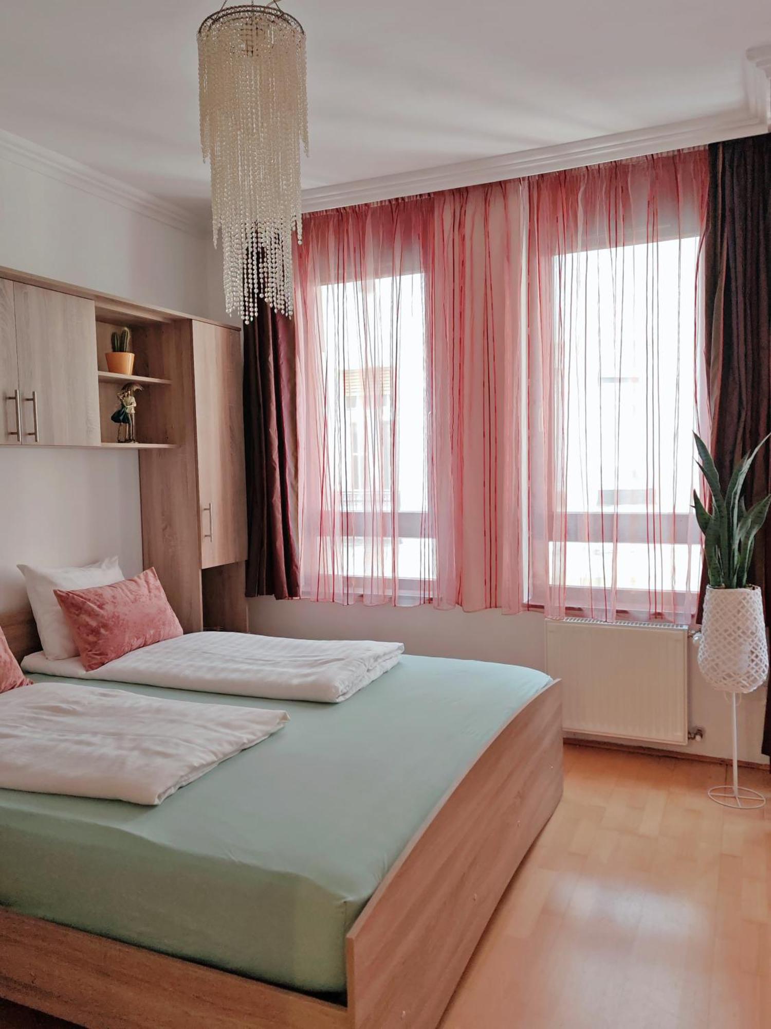 Leda By Nw * Budapest