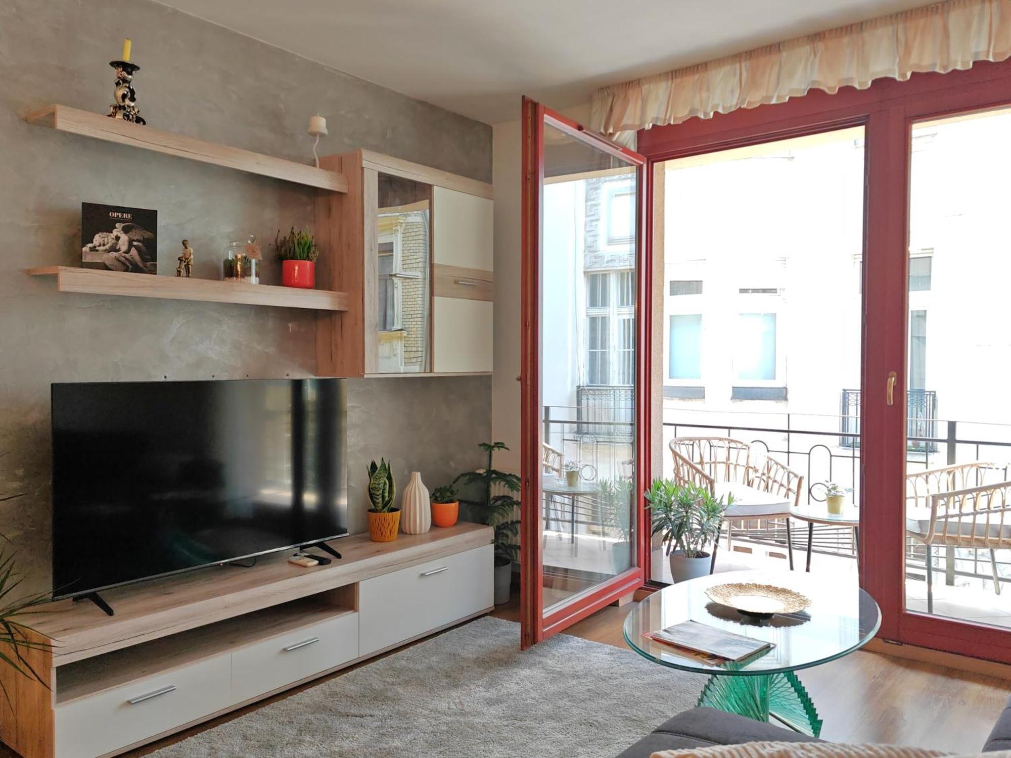 Leda By Nw * Budapest